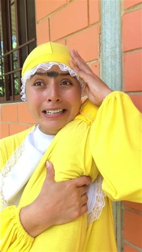 MAMÁ EL BEBÉ SE SUBIÓ A LA ESCALERA 👶😂 #humor