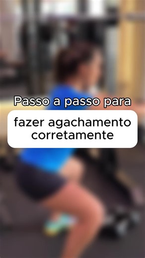 Se você deseja perder gordura da coxa, agachamento é um dos melhores exercícios pois trabalha musculo grande e musculo grande tem gasto calorico elevado. Mas se você não executa o agachamento com a tecnica correta, além de não queimar gordura, você vai machucar seu joelho e sua lombar. Nesse video te ensino o passo a passo simples e descomplicado de como fazer agachamento e perder muuuuita gordura da coxa, coloca em pratica. E se você é a mulher que fica perdida na academia, não sabe executar os