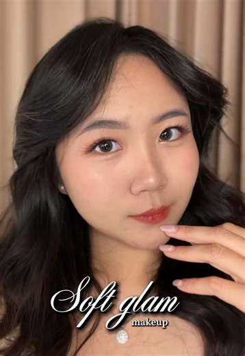 Soft Glam Makeup Tutorial for Effortless Elegance