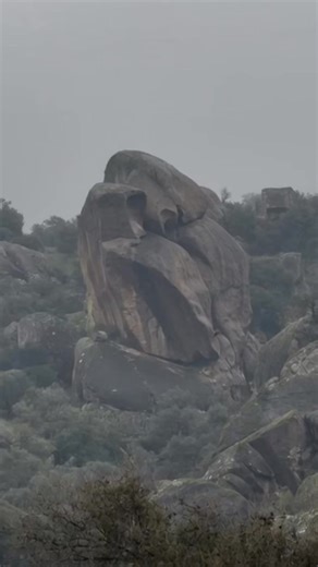 We entered an alien space base built inside the rocks. Incredible spacecraft and sleeping aliens inside capsules. #aliens #spacecraft #spacebase | Defineye Giden Yol - The way to The Treasure