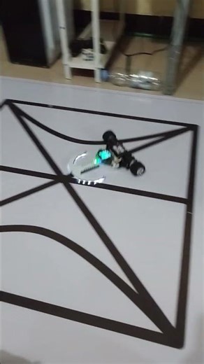 Perfect PID Tuning for High-Speed Line Follower Robot #robot #robotics #linefollower #esp32 #diy