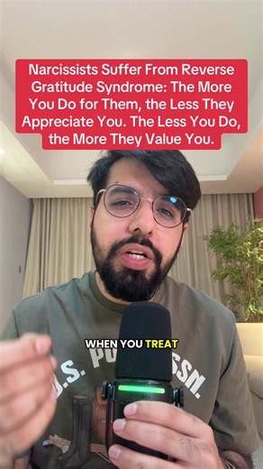 Narcissists and 'Reverse Gratitude Syndrome': Why Help Lowers Their Appreciation