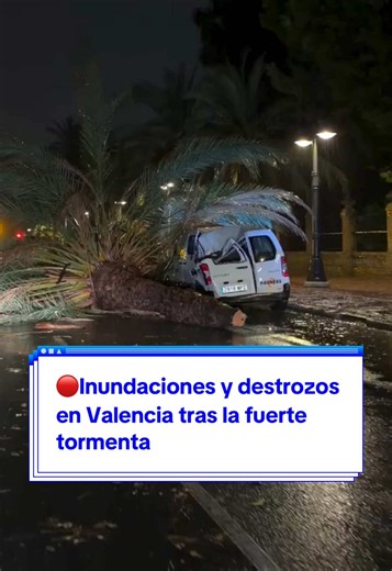 🔴Inundaciones y destrozos en Valencia tras la fuerte tormenta. Las fuertes lluvias y tormentas registradas este miércoles a última hora de la tarde en la provincia de Valencia han dejado calles anegadas y han provocado incidencias en distintos municipios. La tromba de agua ha obligado a activar la preemergencia hidrológica nivel amarillo en la zona hidrológica de los barrancos del Poyo y la Saleta, los de la Albufera, la del Magro, el Carraixet-Calderona y el Bajo Turia. Se ha elevado a naranja