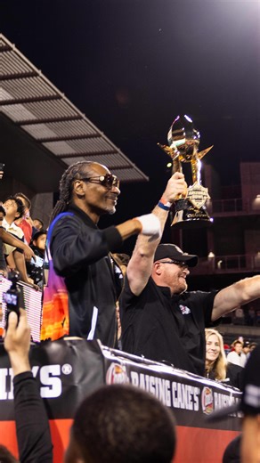 “One thing about California — we put on everywhere we go” 🎥 Snoop Dogg Arizona Bowl win through the lens | Fresno State Football