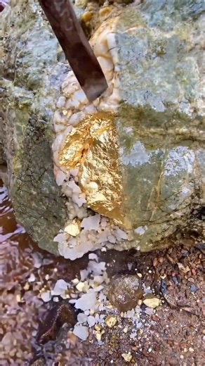 Gold Ore to Pure Gold | Incredible Gold Smelting Process 🔥