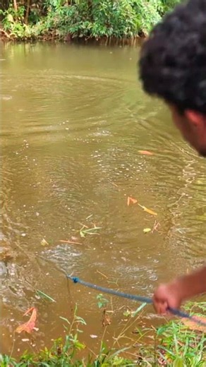 I Went Magnet Fishing in a River for the First Time! 🌊🤯 #magnetfishing #fishing #treasuresearch