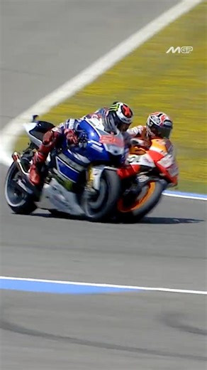 Marc and Lorenzo's last corner clash in 2013! 💥🇪🇸