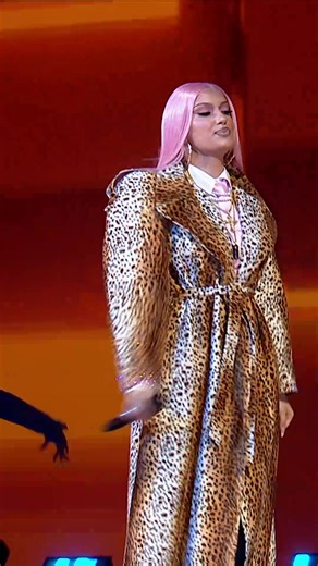 VIKI GABOR - AFERA & SUPERHERO 💗🎊