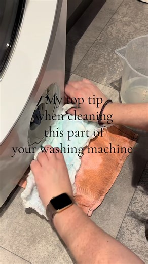 WASHING MACHINE CLEANING TIPS 🧼✨ Keep your washer fresh, clean, and smelling amazing — simple tips for a spotless laundry day 😍 #satisfying #satisfyingvideo #satisfyingcleaning #washingmachine #cleaningtips #homehacks #relatable #fyp #viral #facebookreels | Lilys Home Clean Studio