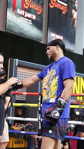 Bringing the heat to the Coliseo de Puerto Rico 🏟️ #ZayasBaraou | SAT JAN 31 | Main Event approx 10PM ET | Top Rank Classics on Roku, Tubi & Vizio | trboxing.co/TopRankClassics | Top Rank Boxing