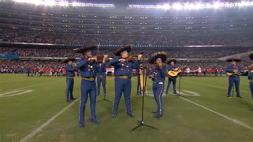 Mariachi band performs national anthem at Monday Night Football