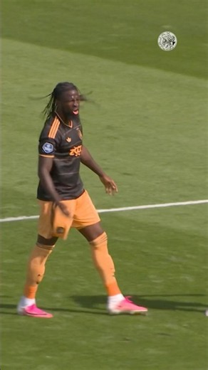 Tolu’s strong assist on his official Ajax debut! 🇳🇬