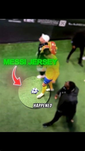 Messi vs Ronaldo Reaction to Rival Jerseys