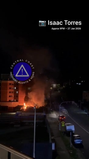 Video shows initial emergency service response to the Hills St structure fire in Gosford. 📅 Approx 9 PM, Tuesday 27 January 2026 📷 Isaac Torres 🔗 Find the full details here: https://www.facebook.com/100066875711516/posts/1221604186745427/ | NSW Central Coast Incident Alerts, News & Information