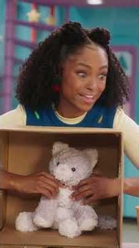 Help Megan guess what's in the Wonderbox! 🐱🧁 | Megan and Cupcake Shorts | Disney Jr.