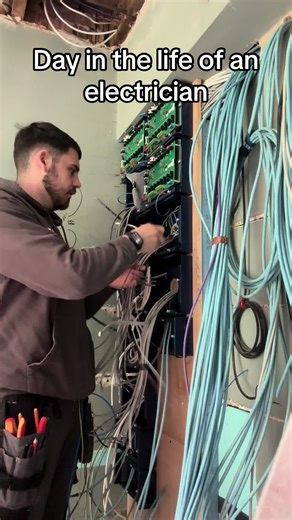 Day in the Life of an Electrician - A Vlog Experience
