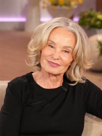 #JessicaLange talks about her return to the newest season of #AHS and gets a surprise video message from #SarahPaulson and #angelabassett!