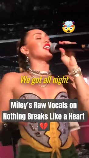 Miley Cyrus’ INSANE Live Vocals on Nothing Breaks Like a Heart🫨 #MileyCyrus #concert #flowers #viral