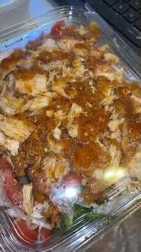 🔥🍯So I finally grabbed the viral Hot Honey Salad 🥗 from Publix👀🙌🏽 Natalie’s two-ingredient😍✨