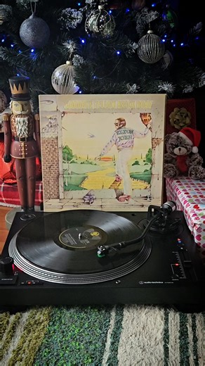 Candles in the Wind - Elton John ( Goodbye Yellow Brick Road ) 1973 | The songs of my life