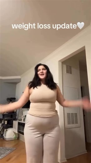 Smoothie simple on Instagram: "100lbs down in 6 months! YOU CAN DO IT TOO 📗📲 This is how the 21-Day Smoothie Diet Challenge works: ✨ This eBook contains all of the information, recipes, shopping list and step-by-step guide that you will need for the 21 days! 🌀 Each day you blend two different smoothie recipes from the “Smoothie Diet” eBook (🔗 LINK IN BIO - @smoothie.simple ) and replace two of your meals with them. 🌀 Each day you blend two different smoothie recipes from the “Smoothie Diet”