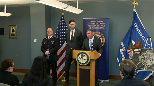 Un residente transgénero del estado de Washington, acusado de incitar a la masacre mortal en un colegio canadiense en la que murieron 8 personas: Departamento de Justicia