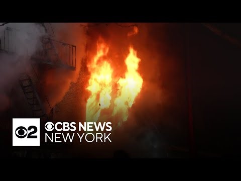 Fire rages at Bronx deli, at least 2 injured, FDNY says