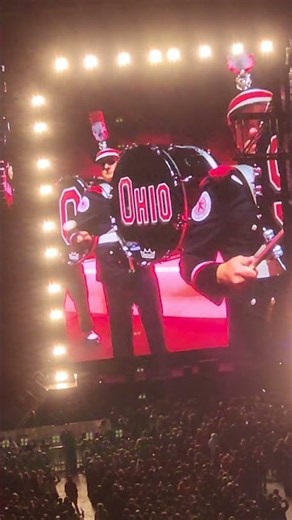 TWENTY ONE PILOTS & THE OHIO STATE MARCHING BAND PLAY SEVEN NATION ARMY!