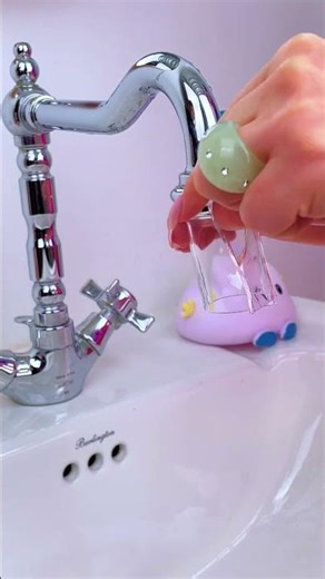 ¡Crea tu propio squish toy con agua! | Globo de cinta nano 💦 #shorts