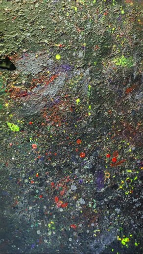 Boxabl Tiny Homes Explained: $20K Baby Box vs $60K Casita Boxabl is one of the most talked-about modular home companies in the world. In this short, I explain Boxabl’s two main models: the $20,000 Baby Box and the $60,000 Casita. The Baby Box is an ultra-compact micro living pod, while the Casita is a 19×19 ft (33 m²) studio-style home designed for more comfortable, long-term living. In my opinion, the Casita feels closer to a real home rather than just a tiny house experiment. Would you live in