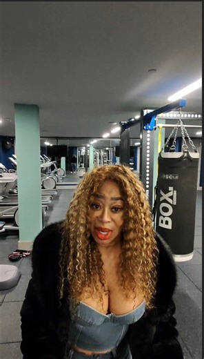 Flirting with my dates momma cuz I rather have the cougar 👀🍑🤣🤣🤣 | Gerald Huston