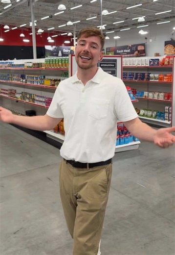 We’re just one big happy family :) | MrBeast