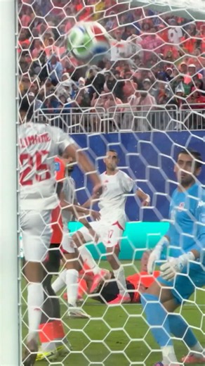 Van Hecke rises highest for the Netherlands 🇳🇱 #FIFAWorldCupOnYT