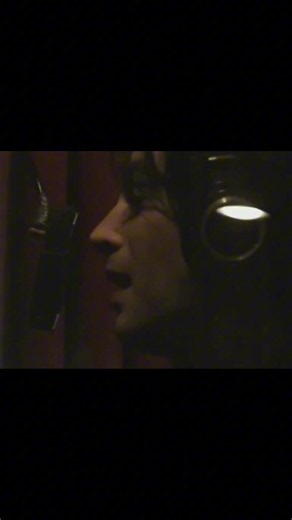 Roadkill (Recording on the Road, 2019) — The 1975 live clip