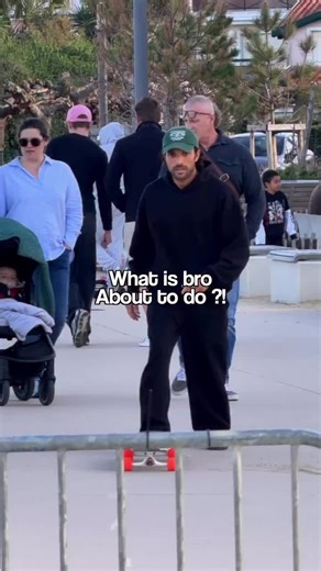 That’s a proper hippie jump 🫡 From @lotfiwoodwalker on IG [ #SLSSydney | Feb 14&15 | tickets on sale at the link in bio ]