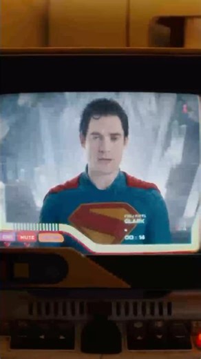 SUPERGIRL TRAILER TOMORROW!