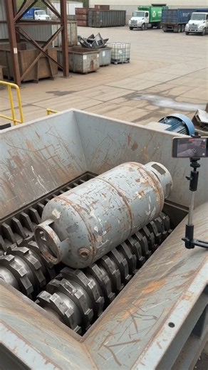 Steel Gas Cylinder vs Giant Shredder Satisfying Crushing 😯💪