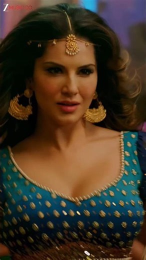 Iconic moves. Iconic song. Now in 8K! 🔥💃 #LailaMainLaila ✨ #Raees #ShahRukhKhan #SunnyLeone #shorts