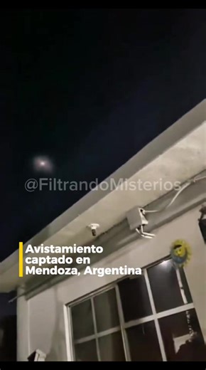 Si estos avistamientos no los hubieran grabado, nadie lo creería, luces ovnis captadas en Países Bajos y Argentina… #ufo #ovni #ufologia #alien #objetovoladornoidentificado