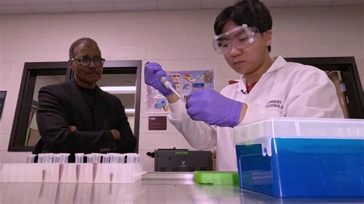 Teens may have found a new way to detect Lyme disease | 60 Minutes archive