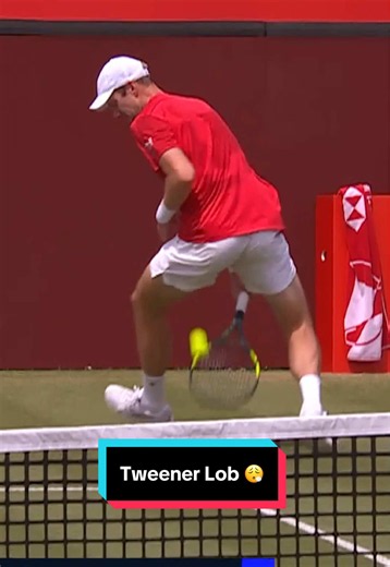 Tweener Lob Shot: How pros pull off the tweener lob in tennis