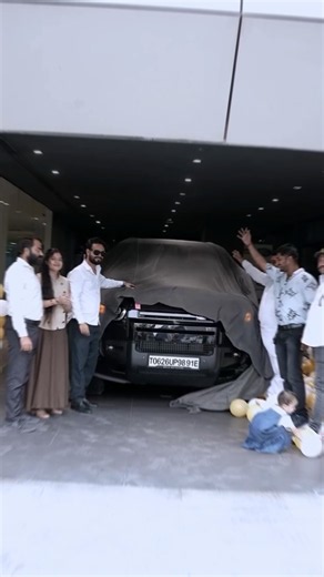 BIG FAMILY TAKING ULTRA LUXURY DELIVERY OF JAGUAR 🚗✅ #shorts #jaguar #luxurycars #cars