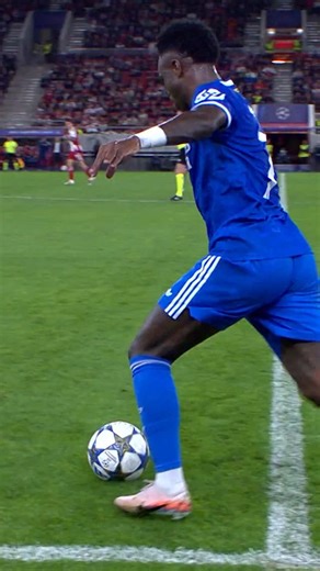 Vini 👉 Mbappé | UEFA Champions League