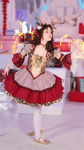 Dancer the Reindeer ❤️ Sending warm Christmas wishes to those who celebrate! 🎄