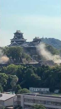 Earthquake Causes Huge Dust Clouds to Rise From Beneath Japan’s Kumamoto Castle #shorts