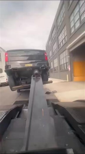 I watched a handful of videos like this and let me just put it on the record:You couldn't pay me enough to be a repo-(wo)man! People get DIABOLICAL when they realize their failure to pay has caught up to them. 😬