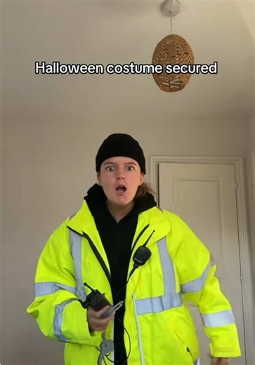Throwback to one of my fave costumes 😂 #fyp #halloween #halloweencostume #funny #femalepoliceofficer
