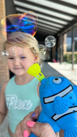 Blowing Bubbles New Kids Song #kidssongs #singalong #bubbles #earlylearning