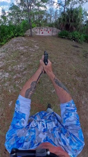 SIG SAUER P-211 KICKING A BULLET OFF MY FOOT INTO THE CHAMBER SHOOTING 65 BIO , EXPLODING TARGET￼💥