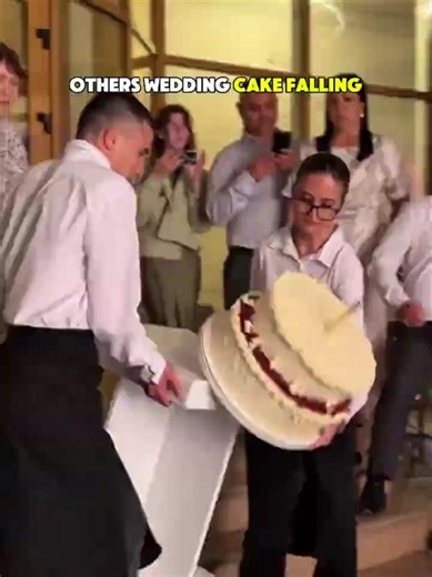 Wedding Cake Falling Reactions ❤️